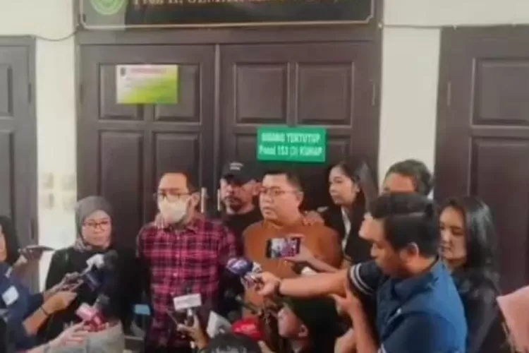 Jonathan Latumahina usai memberikan keterangan sebagai saksi dalam persidangan tertutup terhadap terdakwa AG