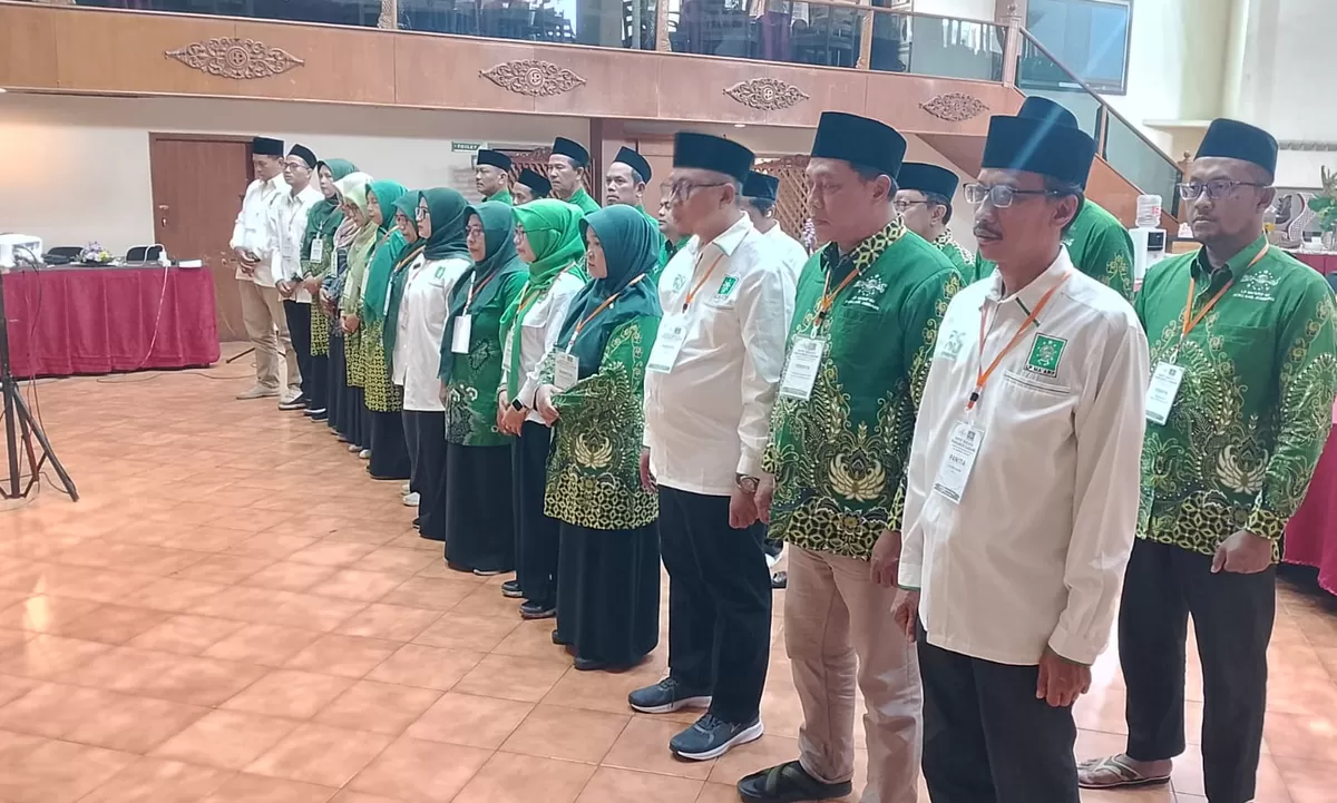 Pengurus LP Ma'arif NU Jombang yang baru saat dilantik. (SketsaNusantara.id)