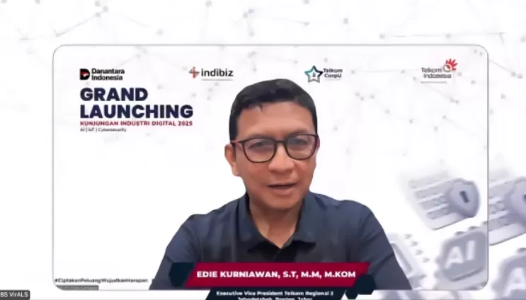 EVP Telkom Regional II Edie Kurniawan memberikan sambutan pada acara peluncuran program Kunjungan Industri Digital 2025.
