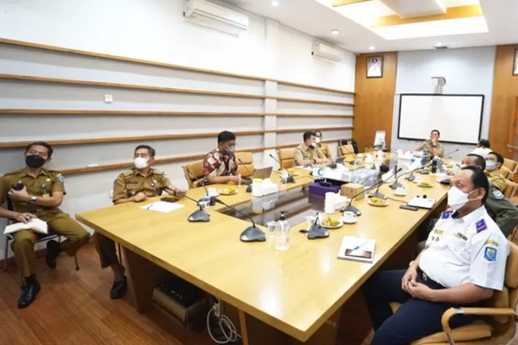 Jajaran Disdik KotaBandung saat bahas PTM. (disdik.bandung.go.id)