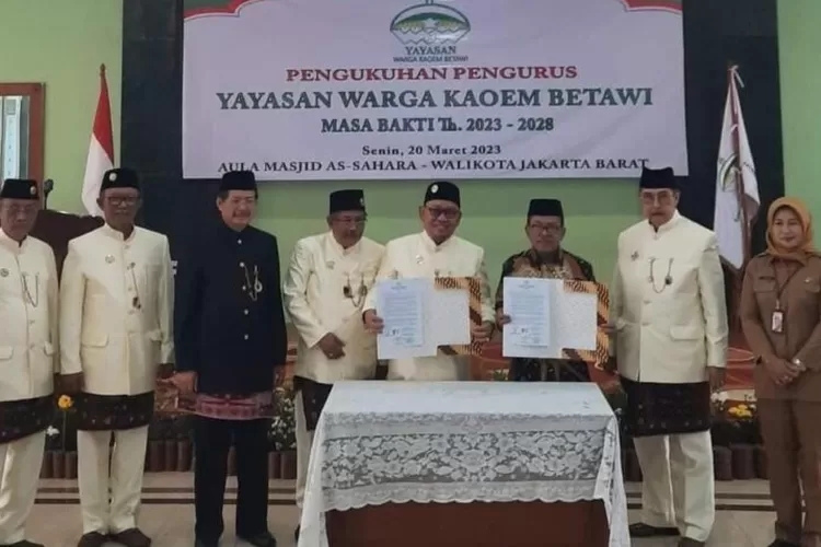 Dilantiknya pengurus Yayasan Warga Kaoem Betawi, mereka langsung merancang program kerja beserta durasi pelaksanaan yang dibagi dalam kurun waktu. (FOTO: Yayasan Kaoem Betawi)