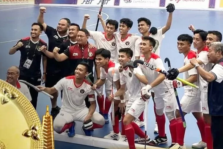 Tim Hoki indoor putra saat mendapatlan medali emas di SEA Games 2023 Kamboja/Instagram @kemenpora (JAKARTA INSIDER)