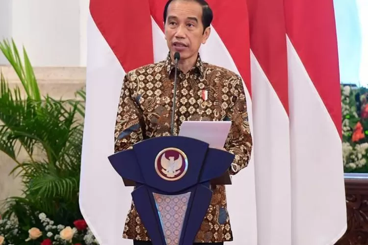 Presiden Jokowi menyampaikan Pemerintah RI melarang ekspor minyak goreng dan bahan bakunya mulai 28 April 2022