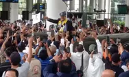 Warga Medan Antusias Sambut Kedatangan Anies Baswedan di Bandara Kuala Namu