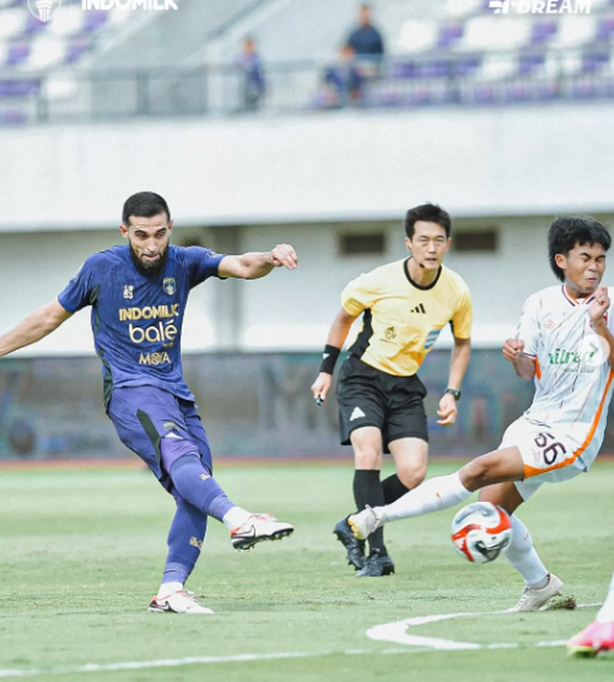 Potret laga antara Persita Tangerang VS Borneo FC (Tangkapan layar instagram @persita.official)