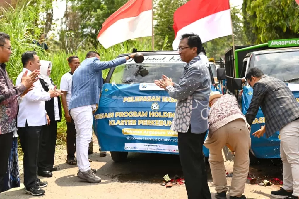 Deputi Bidang Usaha Menengah, Kementerian UMKM, Bagus Rachman melepas 15 ton kopi specialty Argopuro Walida ke Jeddah, Arab Saudi.