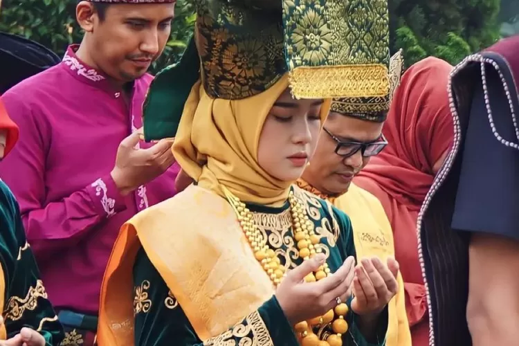 Sistem Matrilineal Suku Minang, Sumbar (instagram @suyulatudzihan)