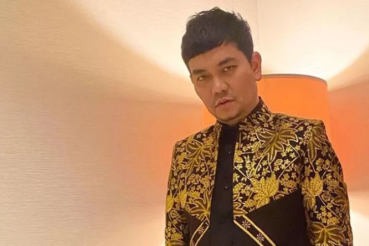 Indra Bekti disebut kelelahan bekerja  hingga sebabkan pecah pembuluh darah pada otak, begini kata manajer.