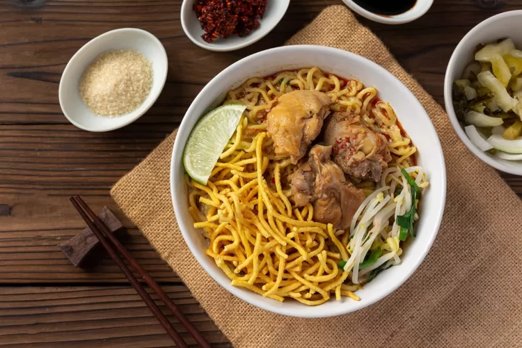 Bakmi Halal di Depok, Topping Ayam Kampung Melimpah Mulai 15 Ribuan Aja (freepik)