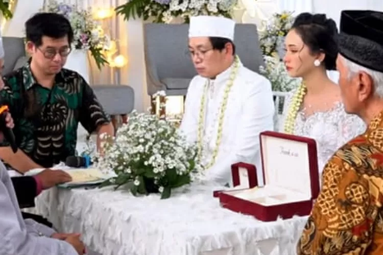 pernikahan Lee Minho dan Puput gadis asal Batang Jawa Tengah (foto; Gorajuara.com/tangkapan layar youtube Avs Producation)