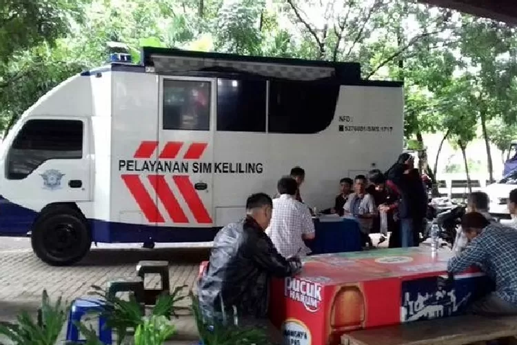 Mobil SIM Keliling Polda Metro Jaya. 