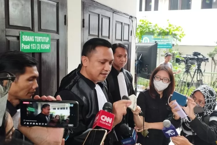 Kuasa hukum Bharada E, Ronny Talapessy.  (PMJ News)