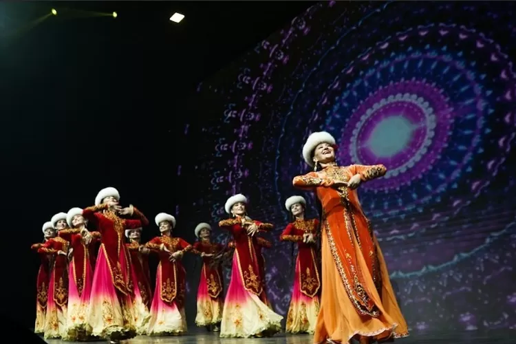 Festival Hijriah digelar di Pusdai Bandung,  perayaan kebudayaan dan keimanan ini dimeriahkan oleh Muslim Xinjiang di Pusdai Bandung.