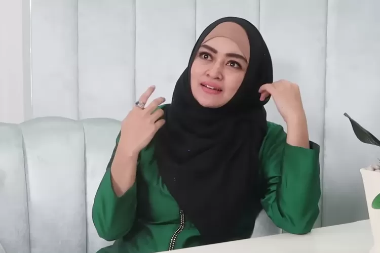 Berikut Profil Usia Hingga Karier Zeda Salim Presenter Acara Religi Yang Dituding Kumpul Kebo 3483