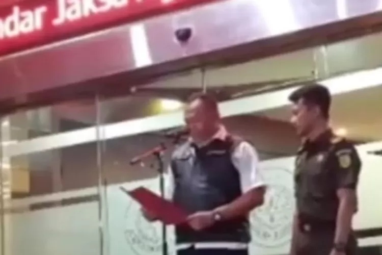 Juru bicara Kejagung Ketut Sumedana dalam keterangan pers atas kasus anggota DPR RI di gedung Kejagung, Selasa (15/8/2023)