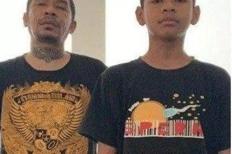 Ayah David Ozora, Jonathan Latumahina, mengaku heran dengan beberapa stasiun televisi yang menayangkan wawancara ekslusif terhadap Rafael Alun Trisambodo secara bersamaan usai ayah dari Mario Dandy tersebut ditetapkan sebagai tersangka oleh KPK. 