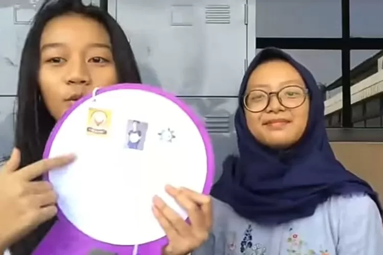Cara membuat name tag MPLS 2023 untuk siswa SMP danSMA. (Tangkap layar Youtube OSIS NASSA JHS)