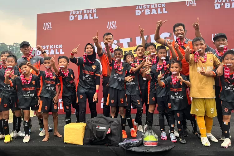 SSB Youth Tiger Soccer School, menjuarai IJSL 2023, setelah menumbangkan Citeureup Raya.