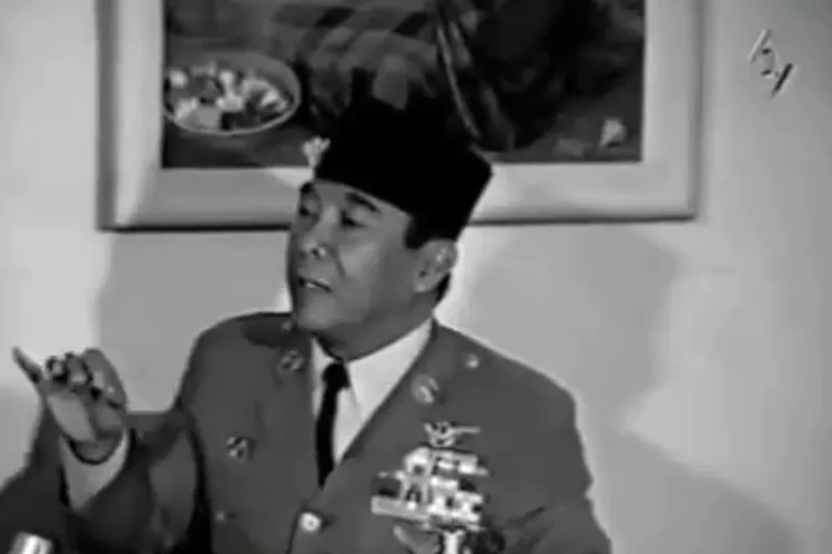 Soekarno saat menjelaskan mengenai Proklamasi menggunakan Bahasa Belanda. (Tangkapan layar Youtube)