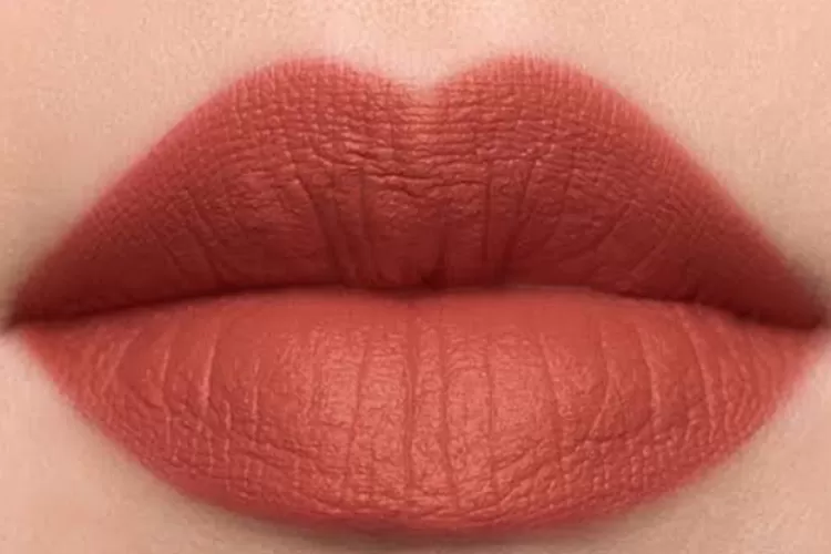 Kamu Tipe Yang Mana! Ini Rekomendasi 4 Warna Lipstick Yang Cocok Untuk ...