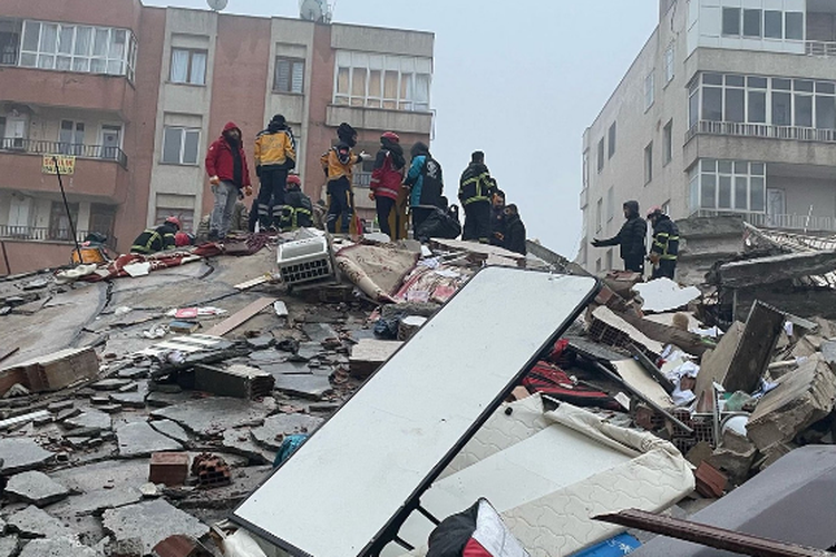 Dasyatnya Gempa Turki 7,8 Magnitudo, Sebuah Gedung Terekam Kamera Hancur dalam Hitungan Detik