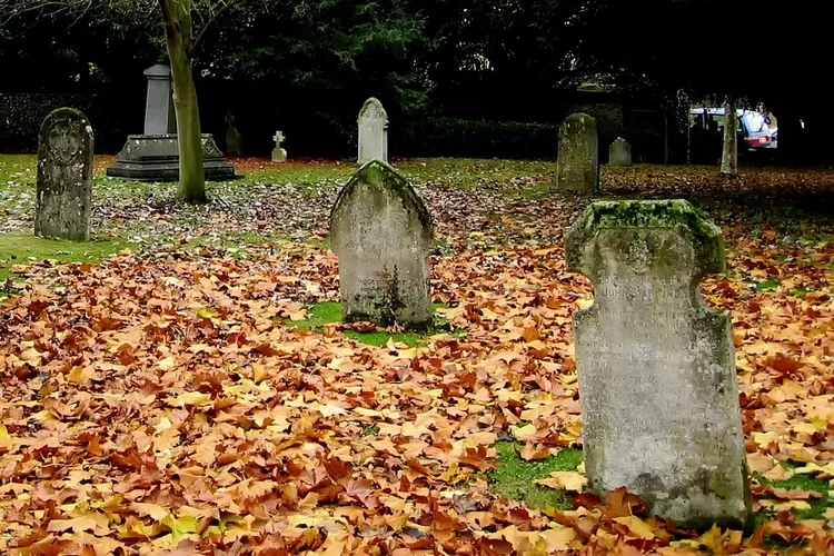 Salah Satunya Makam Nyi Ratu Mayang Ini Makam Keramat Di Kota Bekasi