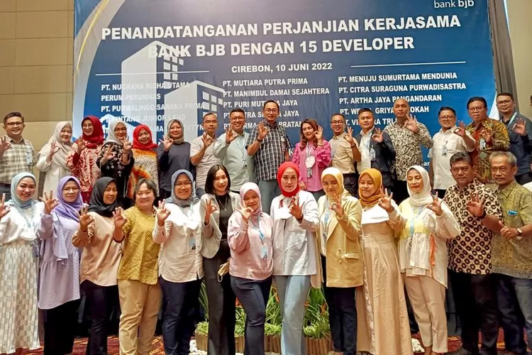 Penandatanganan perjanjian kerjasama developer dengan bank bjb. (Istimewa)