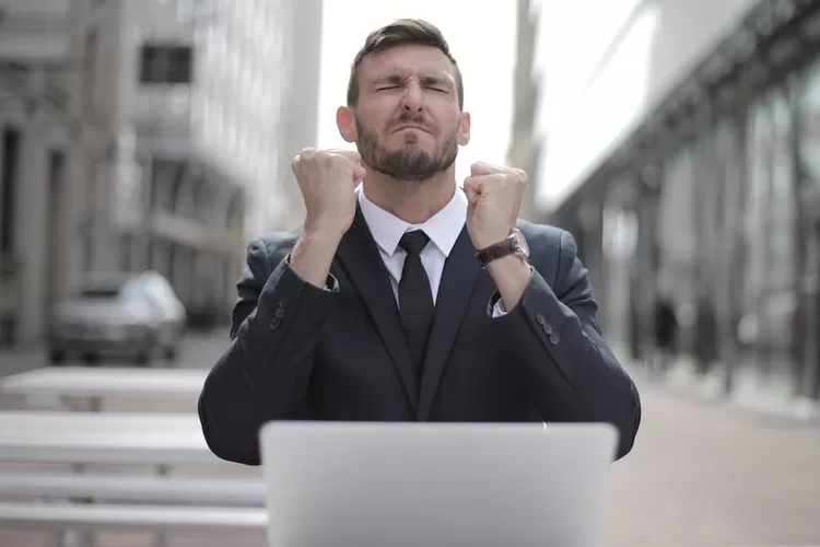 Marak terjadinya gelombang PHK yang bertambah belakangan ini dan meningkatnya pengangguran (Pexels/ Andrea Piacquadio)