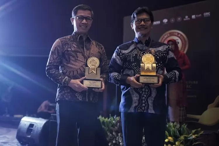 TOP GRC AWARDS 2023: Bank Bjb Syariah Raih 2 Penghargaan - Ayo Semarang