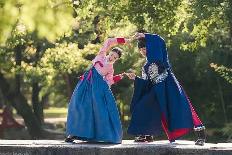 Cuplikan The Red Sleeve (Instagram/@mbcdrama_now)