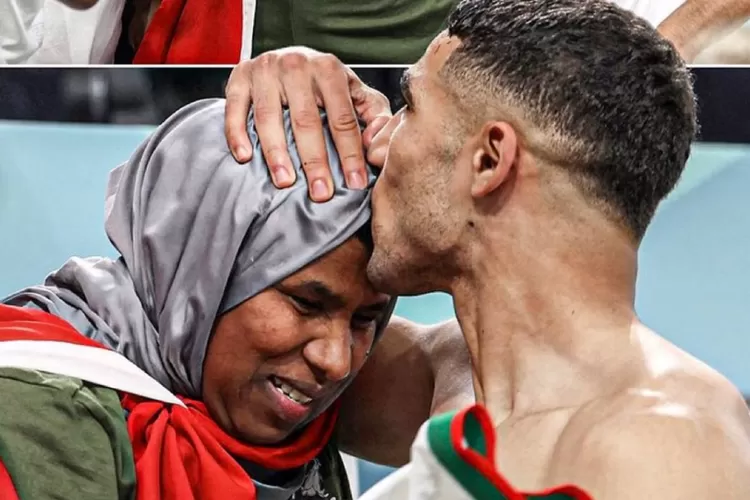 Sisi Humanis Achraf Hakimi Usai Laga Belgia vs Maroko, Cium Kening Ibunda (Twitter @achrafhakimi)