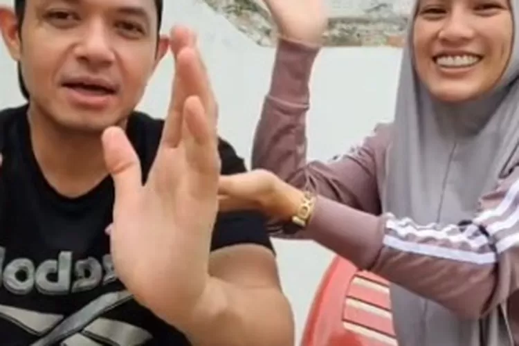 Alyssa Soebandono ternyata rutin olagraga pilates dan angkat barbel. Dia juga suka makan lemper dan wajik.  