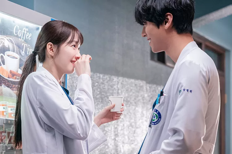  Link nonton sub Indo drama Korea Doctor Romantic 3 episode 14 yang akan tayang pada malam ini, Sabtu, 10 Juni 2023. (instagram.com/sbsdrama.official)