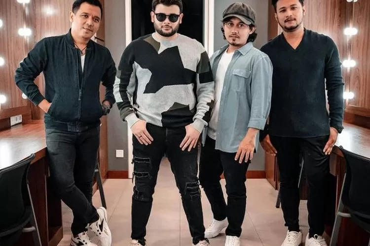 Rhido Rhoma bersama grup bandnya ( Instagram/@ridho_rhoma)