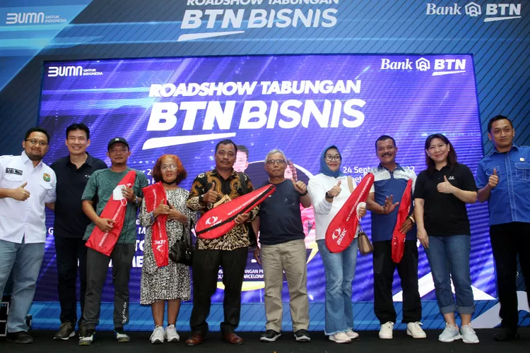 Foto bersama saat digelarnya Bank BTN Road Show Tabungan BTN Bisnis di Medan. (istimewa)