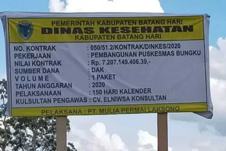 Papan proyek Pembangunan Puskesmas Bungku (dok. Klikanggaran)
