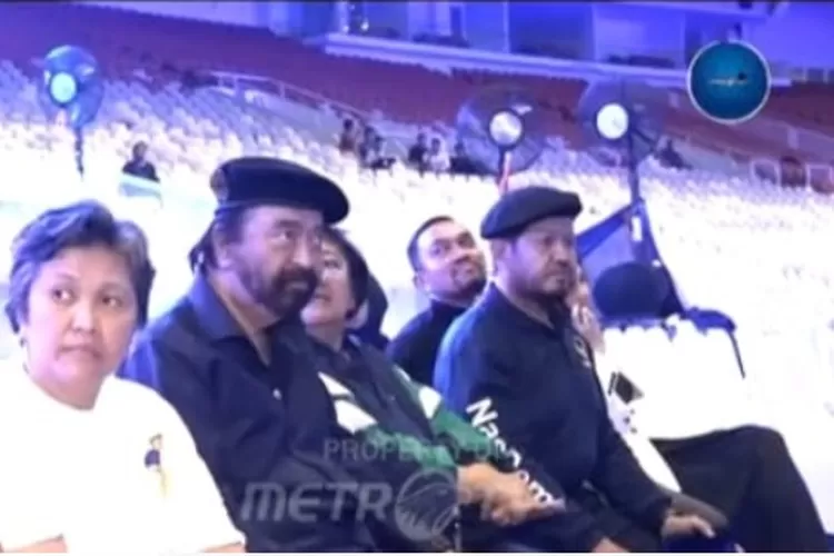 Ketua Umum Partai Nasdem didampingi Menteri Kehutanan meninjau persiapan acara Siaga Perubahan