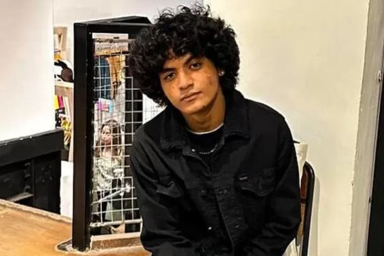 Vadel Badjideh bucin dan berjanji menikahi Lolly pasca lulus kuliah nanti (Instagram @vadelbadjideh)