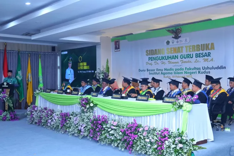 Bupati Kudus Hartopo mendukung penuh IAIN Kudus bertransformasi menjadi UIN Sunan Kudus, disampaikan dalam acara pengukuhan Prof Dr Hj Umma Farida Lc MA sebagai Guru Besar Ilmu Hadis pada Fakultas Ushuluddin IAIN Kudus. (Foto: Ist)