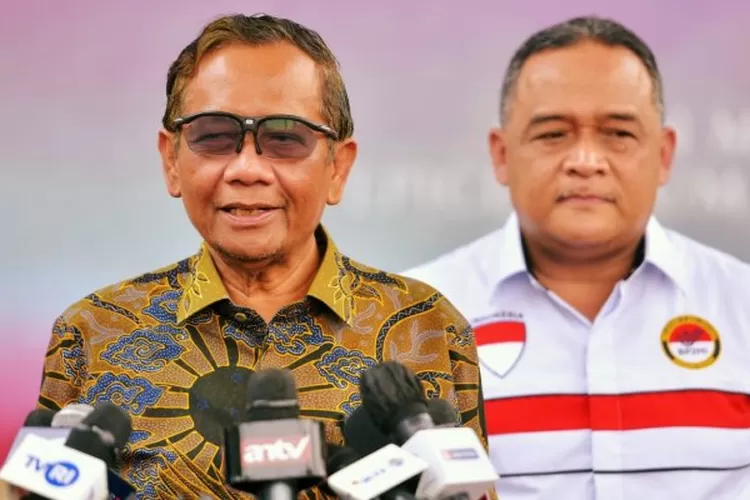 Menko Polhukam Mahfud MD dan Kepala BP2MI Benny Rhamdani memberikan keterangan pers usai mengikuti ratas pencegahan TPPO, Senin 30 Mei 2023, di Jakarta.  (Humas Setkab/Agung)