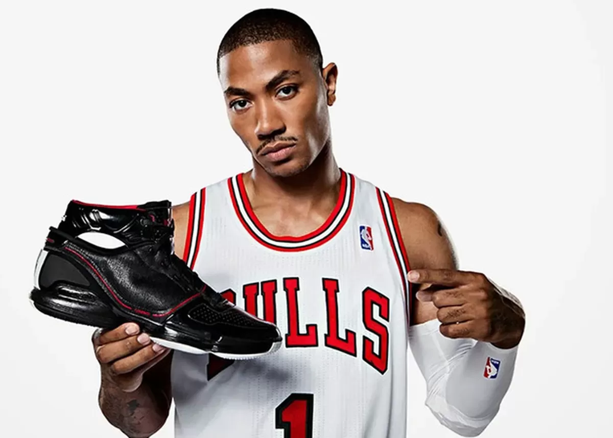 Bertepatan dengan "Derrick Rose Day" pada 4 Januari, yang juga prosesi pensiun jerseynya di United Center. adidas luncurkan lagi sepatu debut sang mantan MVP NBA, adiZero Rose 1. (sneakernews)