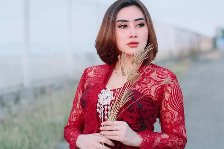 Seleb TikTok Probolinggo, Luluk Sofiatul Jannah ini ternyata seorang...  (Instagram/@luluknurilreal)