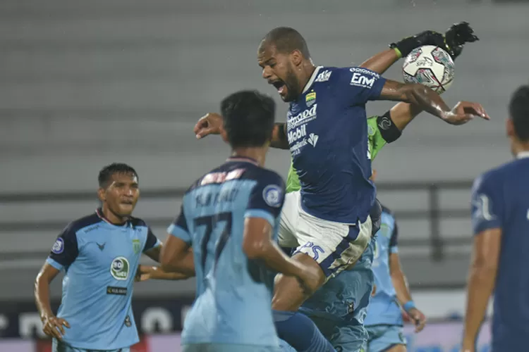 Persib Bandung bermain imbang saat berjumpa Persela Lamongan (Persib.co.id)