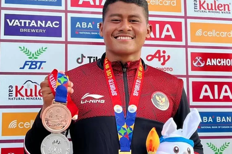 Atlet cabor Dayung Rudiansyah asal Kot Depok kembali menambah pundi medali buat Indonesia di Sea Games 2023. (ISTIMEWA)