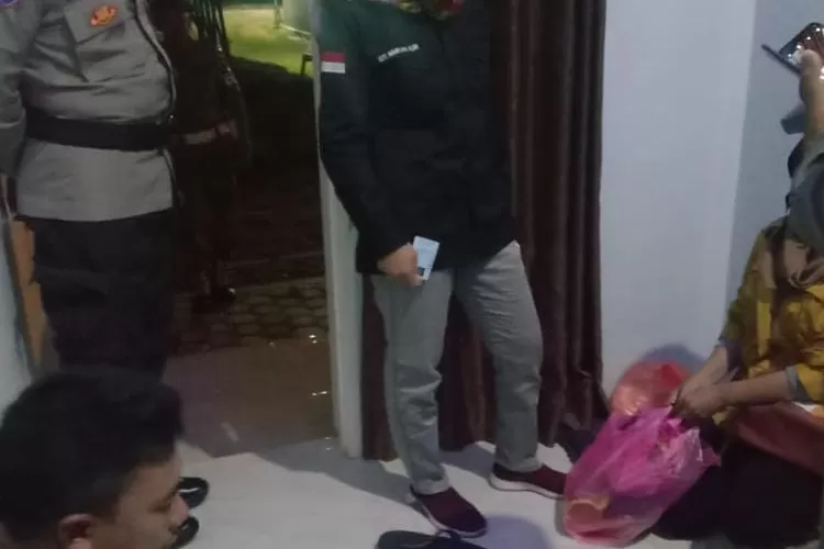 Oknum Kades kepergok di kamar penginapan. Foto: Istimewa/iNSulteng.id