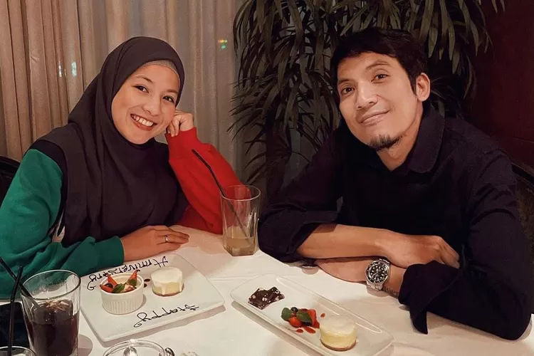 Natasha Rizki alias Caca dan Desta (Tangkapan layar Instagram @desta80s)