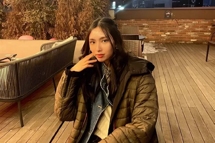 Via Beauty Box idol kpop asal Indonesia (Instagram @mepc_via)