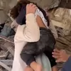 Detik-detik Penyelamatan Anak Kecil Laki-laki Dari Reruntuhan Bangunan Akibat Gempa Dahsyat Di Turki