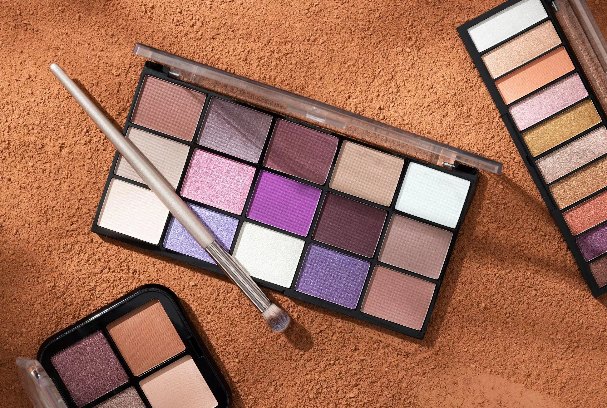 BPOM tarik produk Pinkflash, Saatnya cek enam hal ini sebelum beli kosmetik (Foto: Freepik)