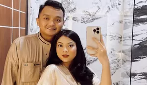 Sudah Sebulan Lebih Bercerai, Selebgram Hanum Mega Kepergok Satu Mobil dengan Achmad Herlambang